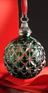 Ornament is emerald green with. Pin On Christmas Ornaments