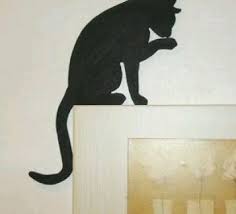 ahsap kapi ustu kedi susu kedi kedi sanati hayvan silueti