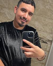 Happy Saturday 🖤 ✨