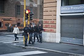 Se lo tirano loro non e' omicidio, se lo raccoglie carlo … e' un assassino. Genova G8 2001 Carlo Giuliani Il Giudice Ammette Prove E Testi Zic It Zeroincondott