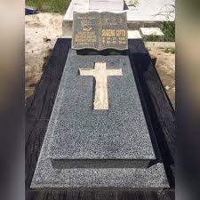 Kami turut menyediakan perkhidmatan hantar & pasang Murah Jaya Batu Nisan Posts Facebook