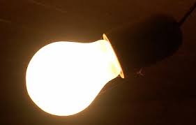 Incandescent light bulb energy loss as heat