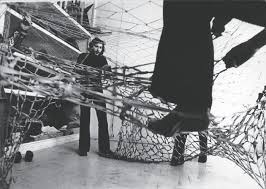 La maladie de l'homme de pierre ou fibrodysplasie ossifiante progressive (fop) est une maladie génétique orpheline qui se caractérise par une ossification progressive des muscles squelettiques et des tendons les rattachant aux os. Part 2 Lygia Clark At The Border Of Art Post