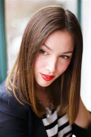 اذا كان شعر المرأة كاريه وكله بطول واحد فذلك يعكس شخصيتها الصارمة Long Bob Hairstyles Updos For Medium Length Hair Medium Bob Hairstyles