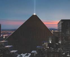 At night, a xenon light shines straight into space from the pyramid's apex. Luxor Hotel Buffet Reviews Latest Buffet Ideas