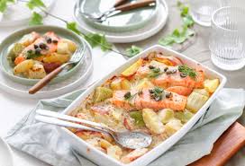 Saumon Poireaux Et Pommes De Terre Au Four Recept In 2020 Recept Zalm Prei Prei Voedsel Ideeen