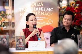 MC Mỹ Vân ra mắt sách 'Tôi đã trở thành MC như thế nào'