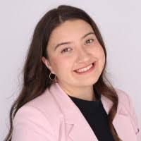 Wendy Deras's Instagram, Twitter & Facebook