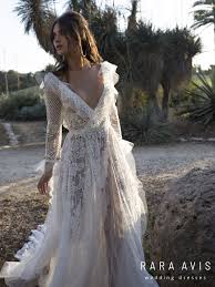 Boho Wedding Dress Ujan From The Collection Wild Soul By Rara Avis Raraavis Raraavi Vestidos De Noiva Boemios Vestido De Casamento Vestido De Noiva Diferente