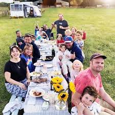 Painting A Caravan Exterior By The Twinkle Diaries Caravan Makeover Caravan Paint Shabby Chic Caravan