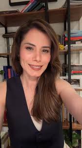 Día 14/60: Como muchas y muchos fui una joven llena de sueños, eso me llevó  a darle la vuelta al mundo hace unos años. Me fui sin dinero y llegué con  muchos sueños de trasformar mi entorno. Aquí les ...