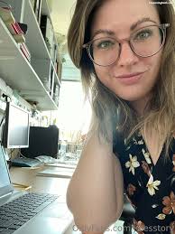 The Jules Ari OnlyFans Controversy: What REALLY Happened? - Truth or Fiction