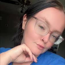 What are the best flowers or plants to put around a pool?