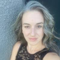 Robin Loucks's Instagram, Twitter & Facebook