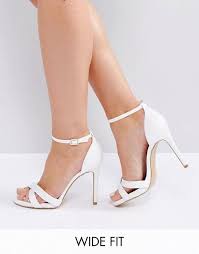 New Look Wide Fit Sandales A Talons Avec Brides A La Cheville En Satin Asos Sandals Heels White Sandals Heels Ankle Strap Sandals Heels