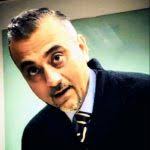 How destructive can 'yes-ministers' be at the workplace?