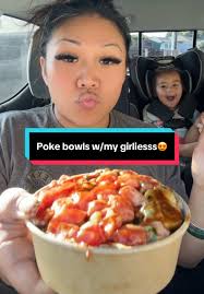 Quella Che Mangia Il Poke