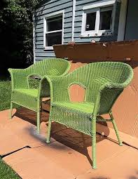 How To Spray Paint Resin Wicker Chairs If You Dare Patio Furniture Makeover Used Outdoor Furniture Wicker Chairs