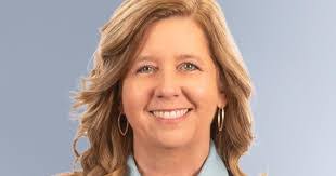 Dawn Everett's Instagram, Twitter & Facebook