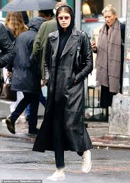 Kaia Gerber Channels The Matrix In Leather Trench Coat Out In Nyc Kaia Gerber Style Leather Trench Coat Leather Coat Outfit