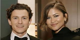 The ex is back! Sarah Jessica Parker teases John Corbett's aka Aidan's  return to And Just Like That...