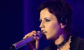 Dolores O'Riordan: il suo amico Dan Waite condivide l'ultimo messaggio  vocale della cantante. Ascoltalo ora