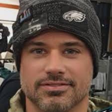 Mark Bender (@emcee_bee)