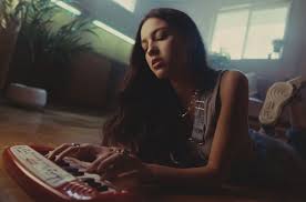 Olivia rodrigo's debut single, drivers license, makes it difficult to not believe that both she and the moving power ballad are meant to completely dominate 2021. Drivers License Leads Hot 100 For 5th Week Billboard