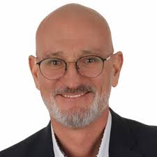 Ich habe einen neuen Job und arbeite jetzt als Business Analyst bei…