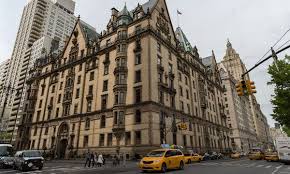 Fino al 1980 il dakota building non era altro che uno dei tanti condomini di lusso del quartiere residenziale dell'upper west side. Neues Buch Lennon Bernstein Und All Die Anderen Stars Im Dakota Von New York Kleinezeitung At