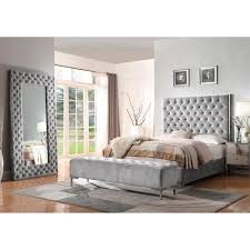 Transform your bedroom with helpful tips and ideas brought to you by aaron's. Rent To Own Emerald Home Furnishing 3 Piece Lacey Queen Bed With Bench At Aaron S Today
