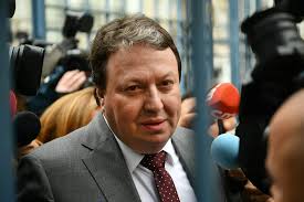 Carlos Santos Silva garante que não conhecia Ricardo Salgado