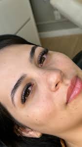 Make para ensaio fotográfico em estúdio! ✨ Escolhemos uma beleza mais  quente e com tons mais alaranjados para trazer contraste!