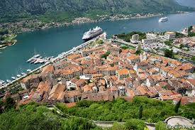 It has a coast on the adriatic sea to the south, and borders croatia to the west, bosnia and herzegovina ( srpska) to the northwest, serbia to the northeast, kosovo to the east and albania to the southeast. í•˜ì¿ ë‚˜ë§ˆíƒ€íƒ€ ì—¬í–‰ 242ì¼ì°¨ í¬ë¡œì•„í‹°ì•„ë³´ë‹¤ ì¢‹ì•˜ë˜ ëª¬í…Œë„¤ê·¸ë¡œ