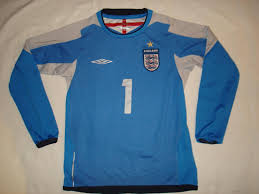 Find out what's hot and new from our online store. England Goalkeeper Football Shirt 2004 2006