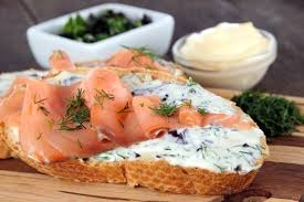 Einfaches Lachs Brotchen Rezept Rezept Rezepte Lachstorte Lebensmittel Essen