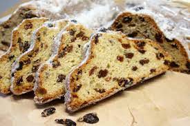 La marmellata più adatta per questo dolce austriaco è sicuramente quella ai frutti rossi ovvero ai mirtilli e ribes, ma se non vi piace questo tipo di marmellata potete utilizzare qualsiasi altra marmellata. Come Preparare Lo Stollen Tipico Dolce Natalizio Tedesco E Austriaco