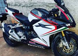 Cari produk aksesori body motor lainnya di tokopedia. Bikin Keren Motor Dengan Aplikasi Decal Nih Rincian Biayanya Gridoto Com