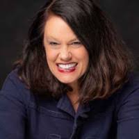 Mary Vause's Instagram, Twitter & Facebook