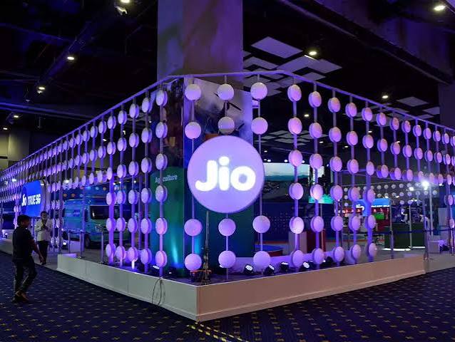 Jio Platforms IPO GMP Today: The ₹30,000 Cr Mega Issue & Mainboard Review