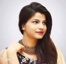 Photo Studios in Guruwar Peth, Pune