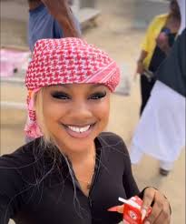 Actress Mercy Kenneth Is in Qatar enjoying Nature As she wishes you all a  merry Christmas ♥️♥️ #Christmas