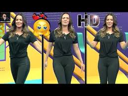 1ª mulher a comandar uma mesa redonda diária na tv aberta. Wn Renata Fan Pata De Camelo