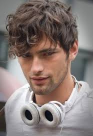 12 Cool Hairstyles For Men With Wavy Hair Cool Hairstyles For Men Curly Hair Men Boy Hairstyles