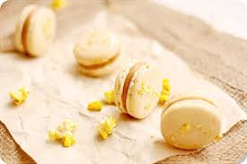 Salted Butter Caramel Cream Macarons By Pierre Herme Via Evan S Kitchen Ramblings Salted Caramel Popcorn Caramel Popcorn Sweet Treats Desserts