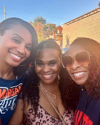 Kim M. Barfield |📍MD (@kimbarfieldstyle) • Instagram photos and videos