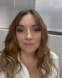 1,2,3. Fotos de elevador porque es mi espejo de cuerpa completa. , 4. Un  saludito bien cursi. , 5. Mich, Rich, Nancy. , 6. Michelle Kuri Camil,  dice. , 7. Chava y Beto (y Daniel de inven)., 8. ...