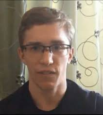 Amazing art! Carved from a tree stump. 😍