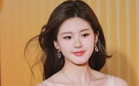 Triệu Lộ Tư hợp tác cùng 'đối thủ' Trần Triết Viễn trong phim mới?