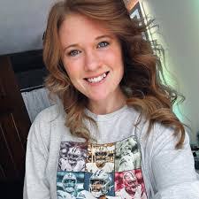 Lisa Tew's Instagram, Twitter & Facebook